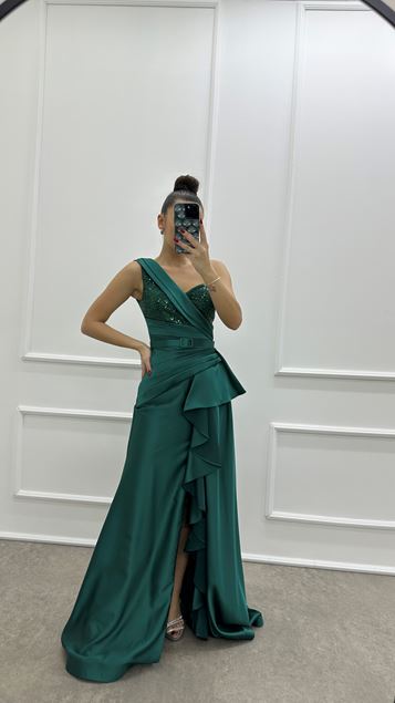 Vert émeraude une épaule brodé volant d’inertie détail Design Satin robe de soirée