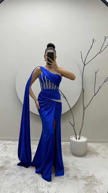 Saks One Shoulder Embroidered Waist Transparent Design Evening Dress