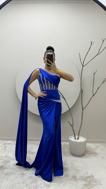 Saks One Shoulder Embroidered Waist Transparent Design Evening Dress