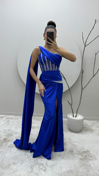 Saks One Shoulder Embroidered Waist Transparent Design Evening Dress