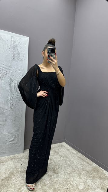Siyah Kol Detay Puantiye İşlemeli Tasarım Elbise