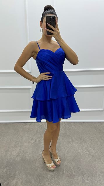 Saks-Kleid mit Seilträgerrock und mehrlagigem Design