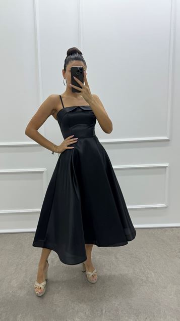 Design Del Colletto Con Barca A Corda Nera Design İn Raso