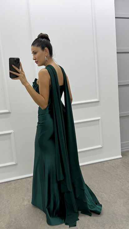 Emerald Green Neck Detail Cape Design Satin Evening Dress