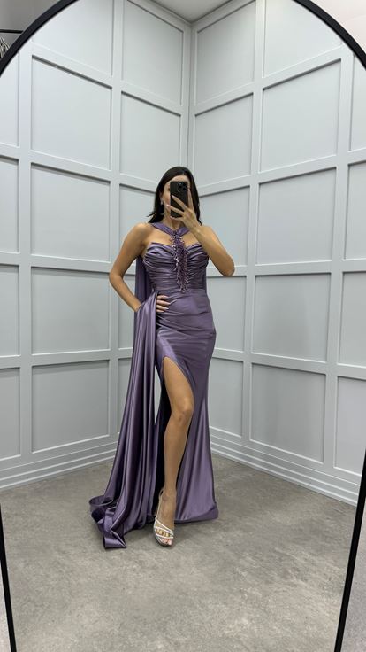 Lila Boyun Detay Pelerinli Tasarım Saten Abiye Elbise