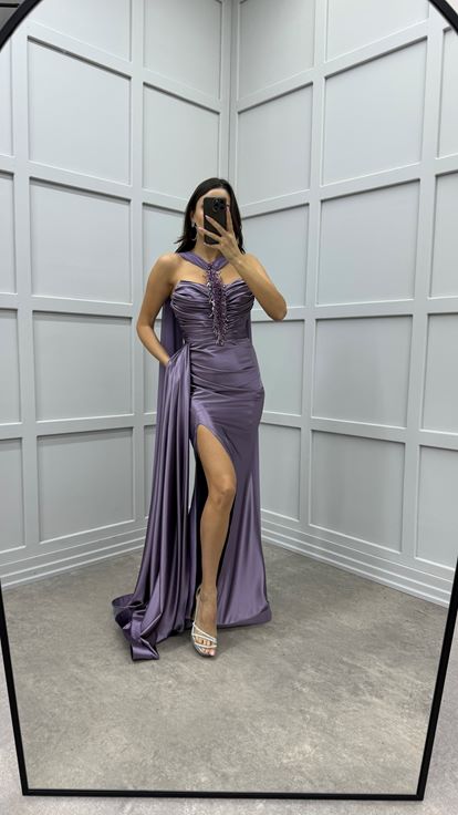 Lila Boyun Detay Pelerinli Tasarım Saten Abiye Elbise