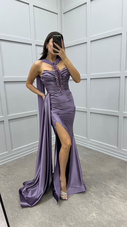 Lila Boyun Detay Pelerinli Tasarım Saten Abiye Elbise