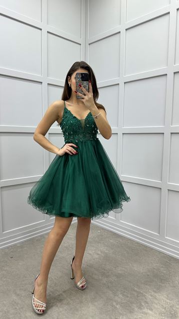 Vestido de tul de diseño bordado en el pecho con correa de cuerda