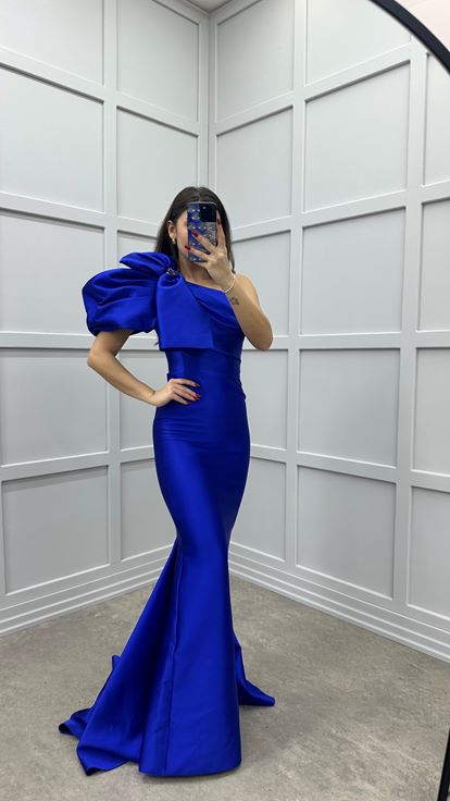 Saks One Shoulder Embellished Shoulder Detail Design Satin Dress