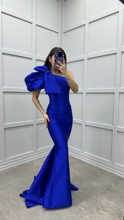 Saks One Shoulder Embellished Shoulder Detail Design Satin Dress