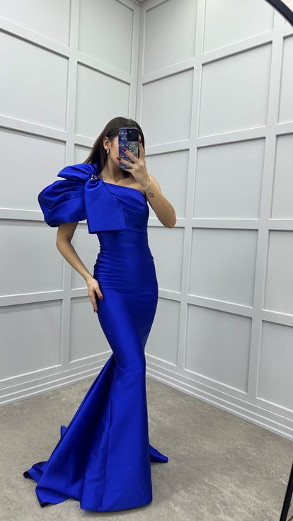 Saks One Shoulder Embellished Shoulder Detail Design Satin Dress