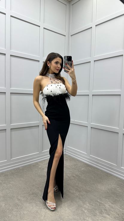 Siyah Boyun Detay Beli Tüy Tasarım Elbise