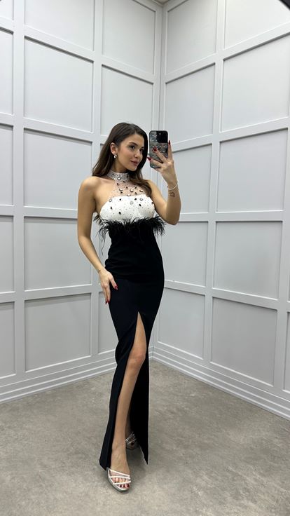 Siyah Boyun Detay Beli Tüy Tasarım Elbise