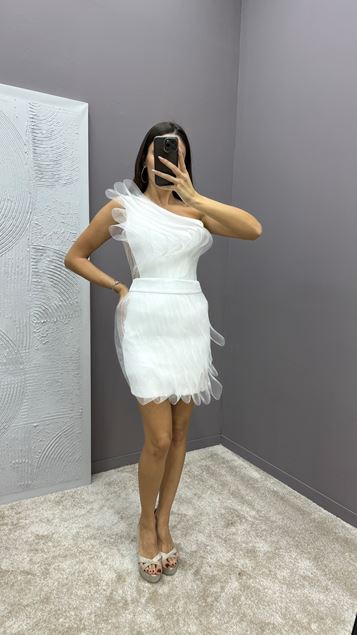 Beyaz Tek Omuz Tül Detay Tasarım Elbise