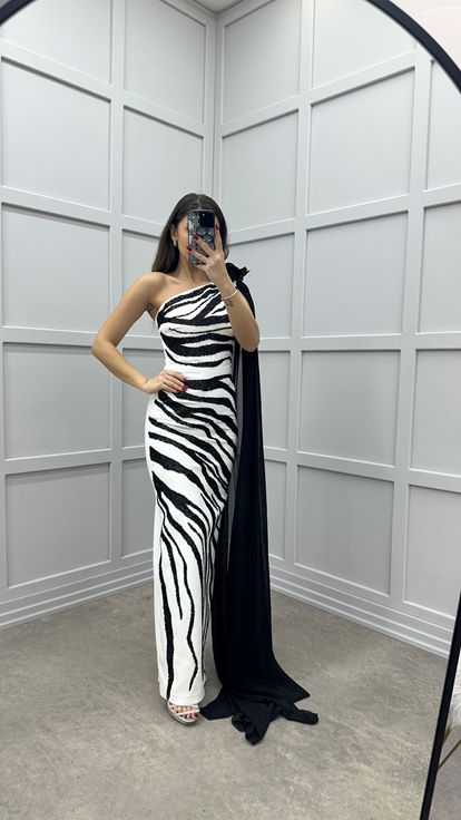 White Shoulder Detail Patterned Design Dress