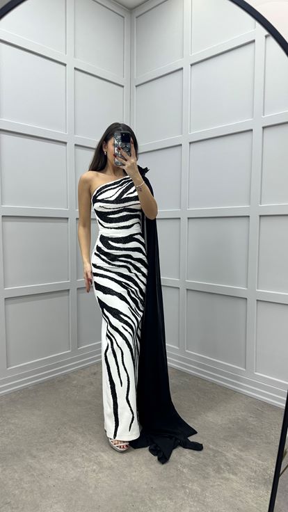 White Shoulder Detail Patterned Design Dress