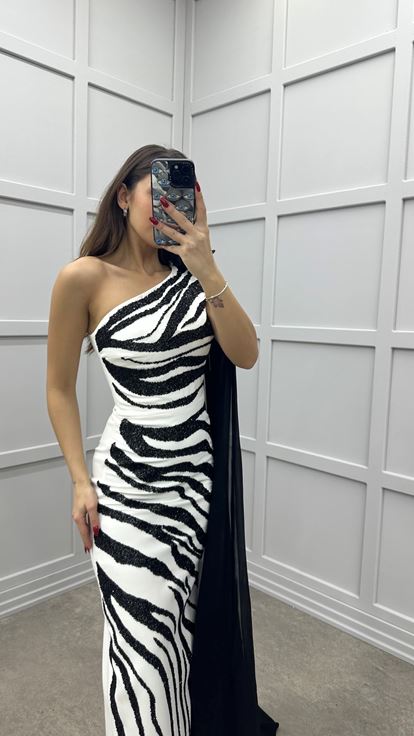 White Shoulder Detail Patterned Design Dress