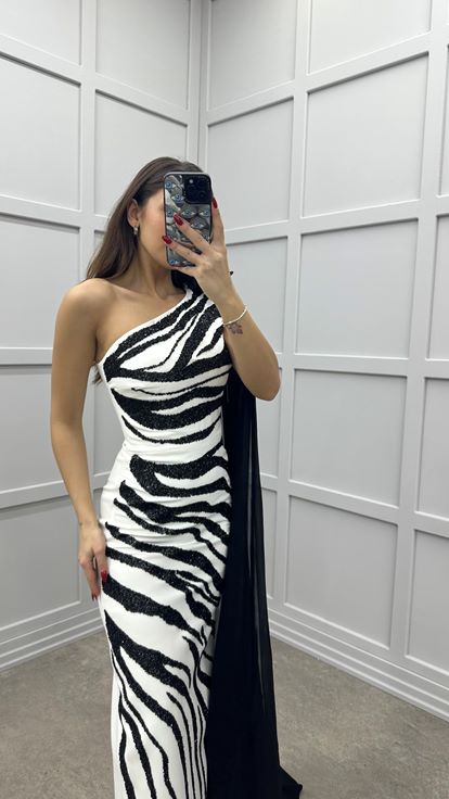 White Shoulder Detail Patterned Design Dress