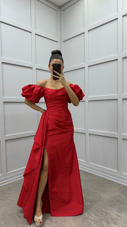 Red Balloon Sleeve Waist Detail Design Satin Evening Dress