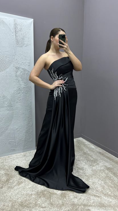 Siyah Tek Omuz Beli Taş İşlemeli Tasarım Saten Büyük Beden Abiye Elbise