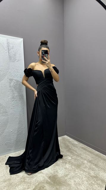 Siyah Omuzları Gül Beli Çapraz Transparan Detay Tasarım Abiye Elbise