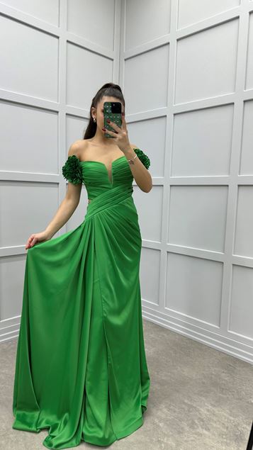 Yeşil Omuzları Gül Beli Çapraz Transparan Detay Tasarım Abiye Elbise