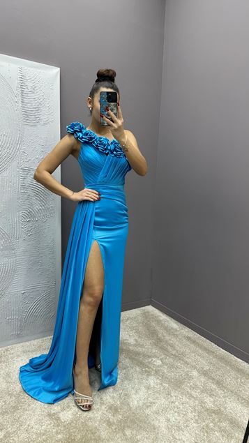 Mavi Tek Omuz Gül Detay Göğsü Pliseli Tasarım Abiye Elbise