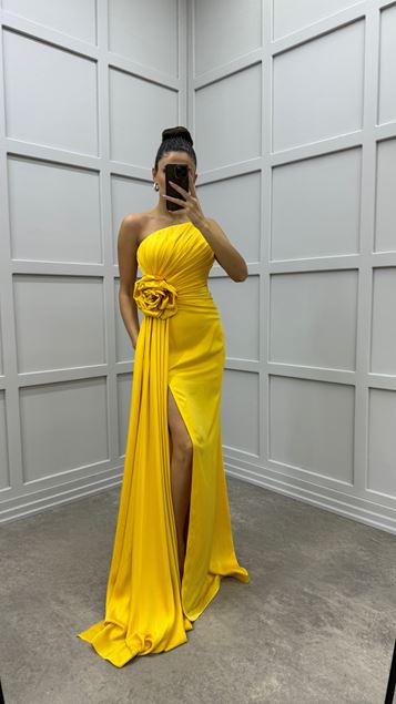 Yellow Strapless Rose Detail Pleated Design Evening Dress
