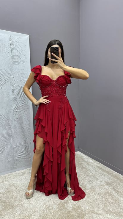 Abito Da Sera Ricamato Al Torace Con Dettaglio Di Volan Rosso