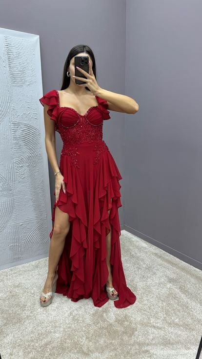 Abito Da Sera Ricamato Al Torace Con Dettaglio Di Volan Rosso