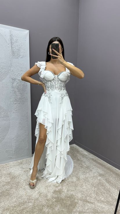 Abito Da Sera Da Sera Ricamato Al Torace Con Dettaglio Di Volan Bianco