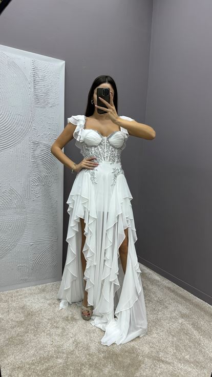 Abito Da Sera Da Sera Ricamato Al Torace Con Dettaglio Di Volan Bianco