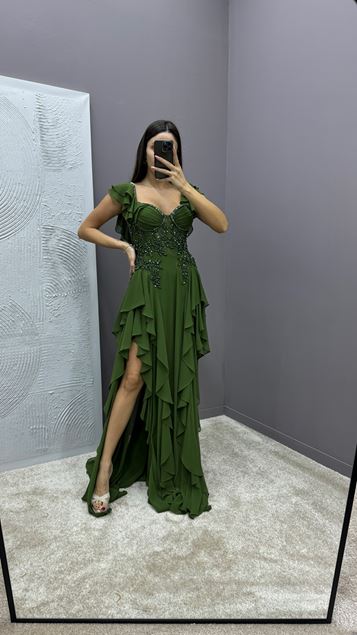 Robe de soirée à motif brodé de détail de volant d’inertie kaki