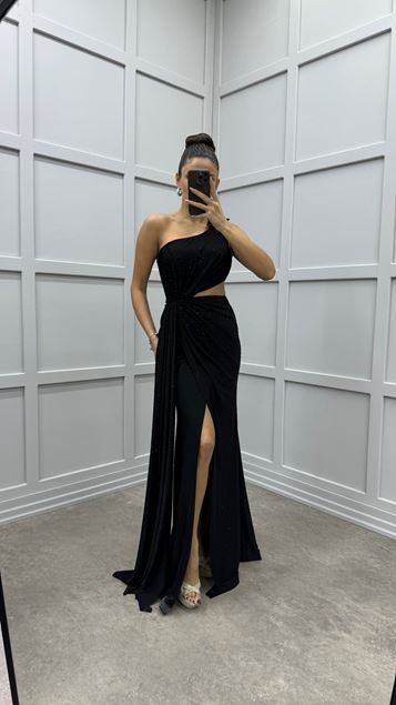 Siyah Omuzu Gül Bel Detay Pliseli Tasarım Elbise