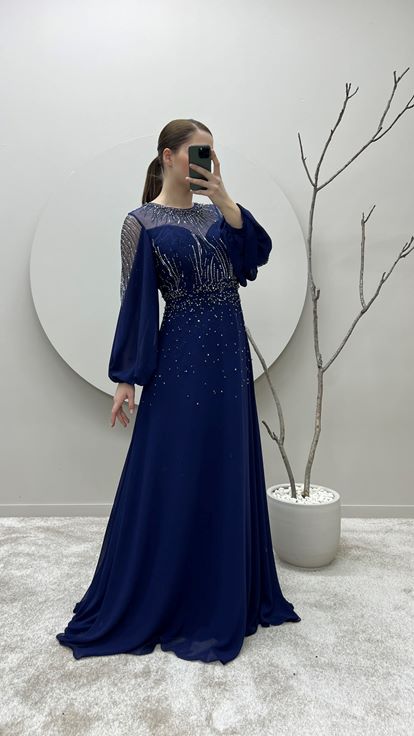 Vestido de diseñador azul marino de talla grande con mangas abullonadas y detalles bordados 