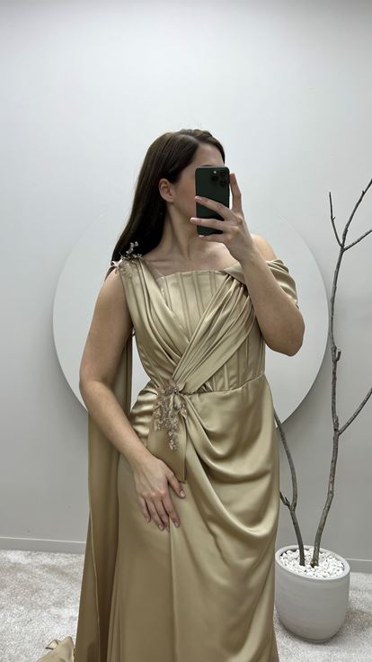 Bej Tek Omuz Pelerinli Bel Detay Büyük Beden Abiye Elbise