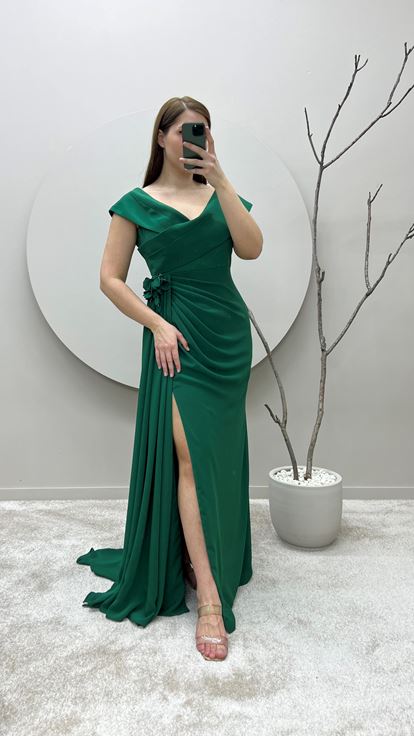 Zümrüt Yeşili Kruvaze Yaka Bel Detay Tasarım Büyük Beden Abiye Elbise