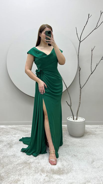 Zümrüt Yeşili Kruvaze Yaka Bel Detay Tasarım Büyük Beden Abiye Elbise