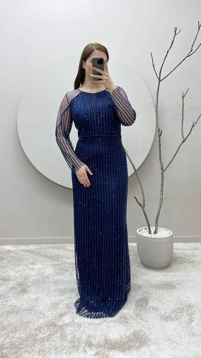 Marineblaues Designer Abendkleid in großen Größen mit besticktem Brustbereich