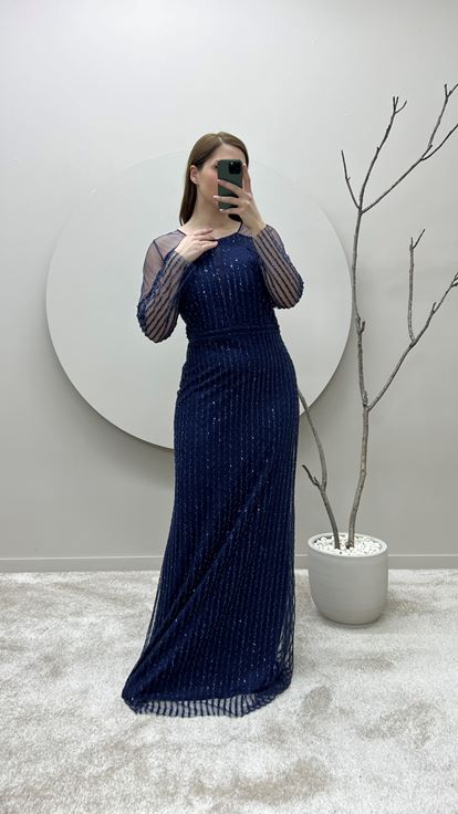 Marineblaues Designer Abendkleid in großen Größen mit besticktem Brustbereich