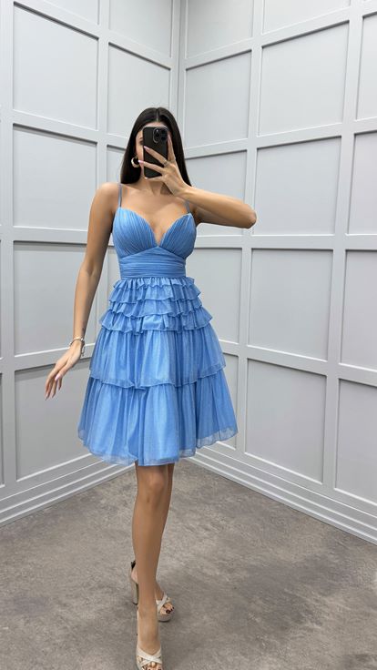 Mini vestido de diseño de piso con correa de cuerda azul