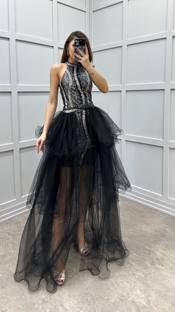 Siyah Omuz Detay Pul İşlemeli Kat Kat Tasarım Tül Elbise