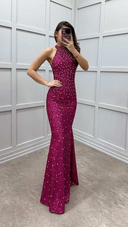 Robe à motif brodé avec détail de col fuchsia