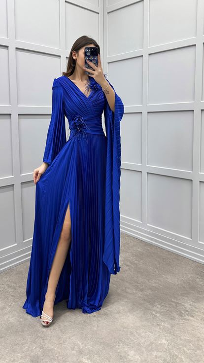 Saks Shoulder Rose Detail Belted Designer Dress