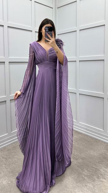 أرجواني الكتف التفاصيل تصميم فستان مطوي