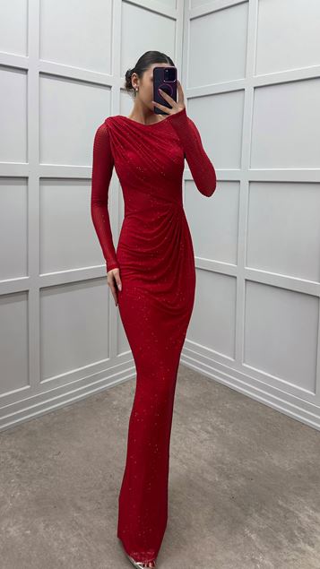 Kırmızı Puantiye İşlemeli Göğüs Detay Tasarım Elbise