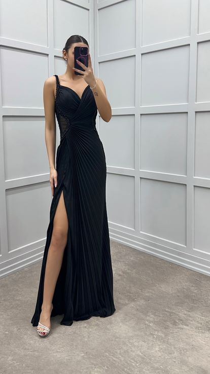 Black Pleated Design Dress with Embroidered Waist Detail