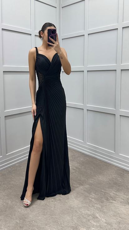 Black Pleated Design Dress with Embroidered Waist Detail