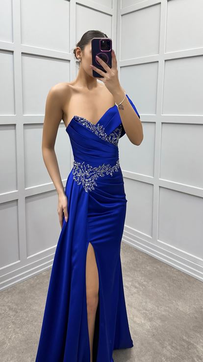 Saks One Shoulder Waist Stone Satin Evening Dress