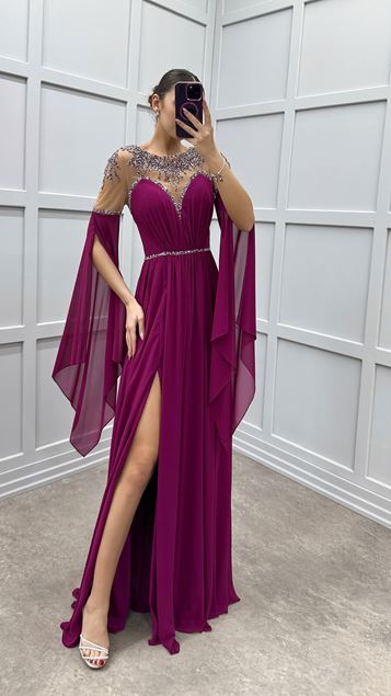 Vestido de noche de diseño bordado con detalle de manga fucsia